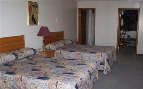 Model A Inn Кранбрук Экстерьер фото